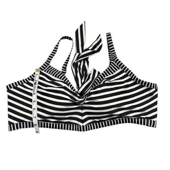 Penningtons, Plus Size Striped Bikini Top, 3X, Black, White 🌴 - Picture 9 of 11